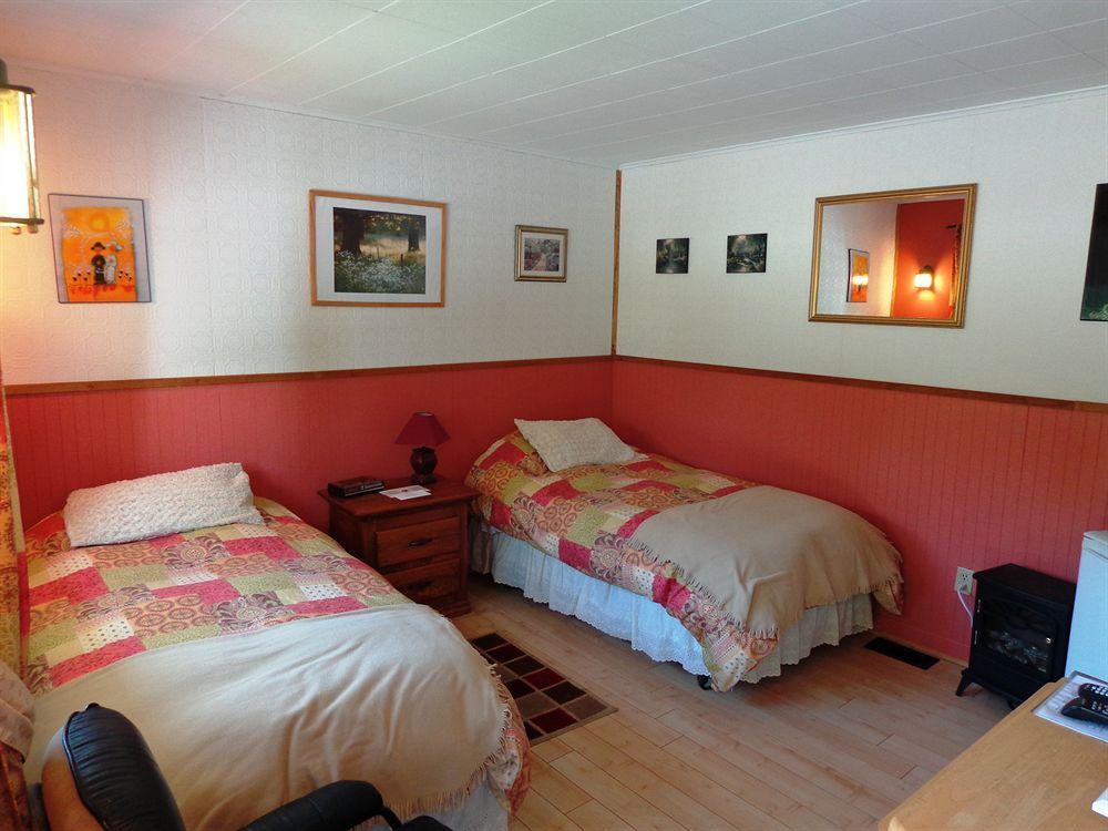 Waterloo Motel Des Deux Lacs מראה חיצוני תמונה