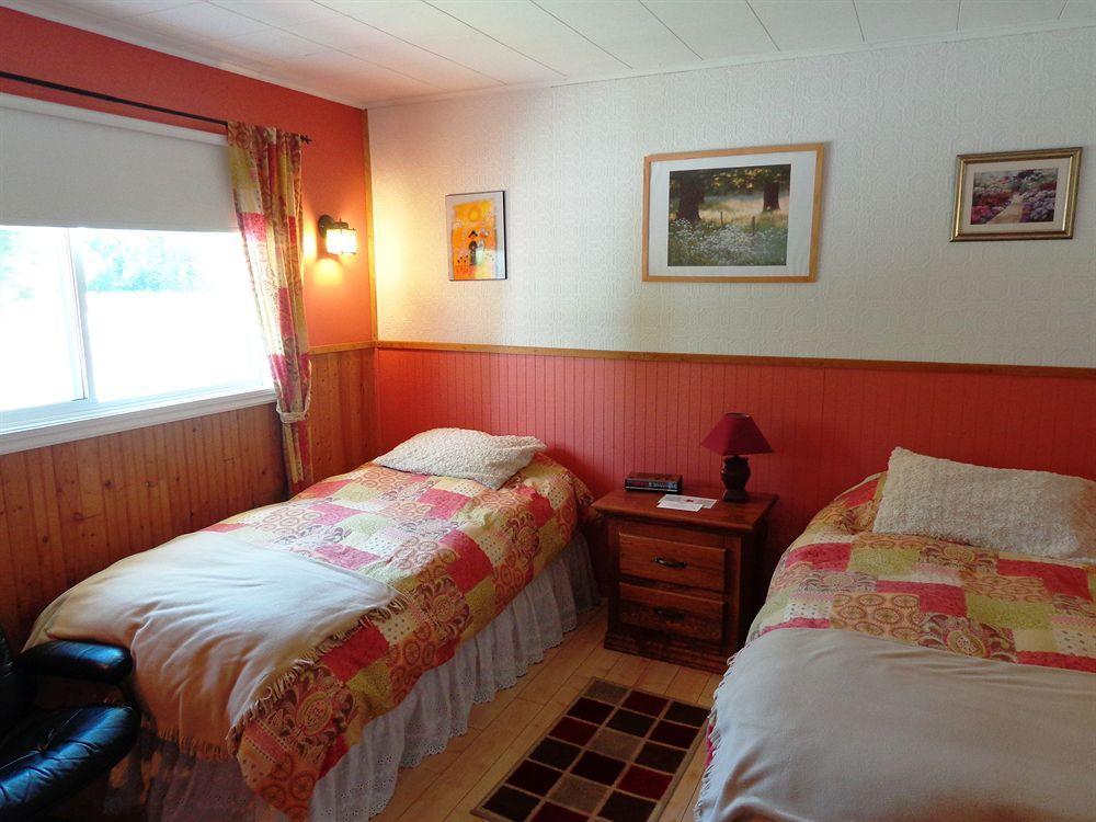 Waterloo Motel Des Deux Lacs מראה חיצוני תמונה