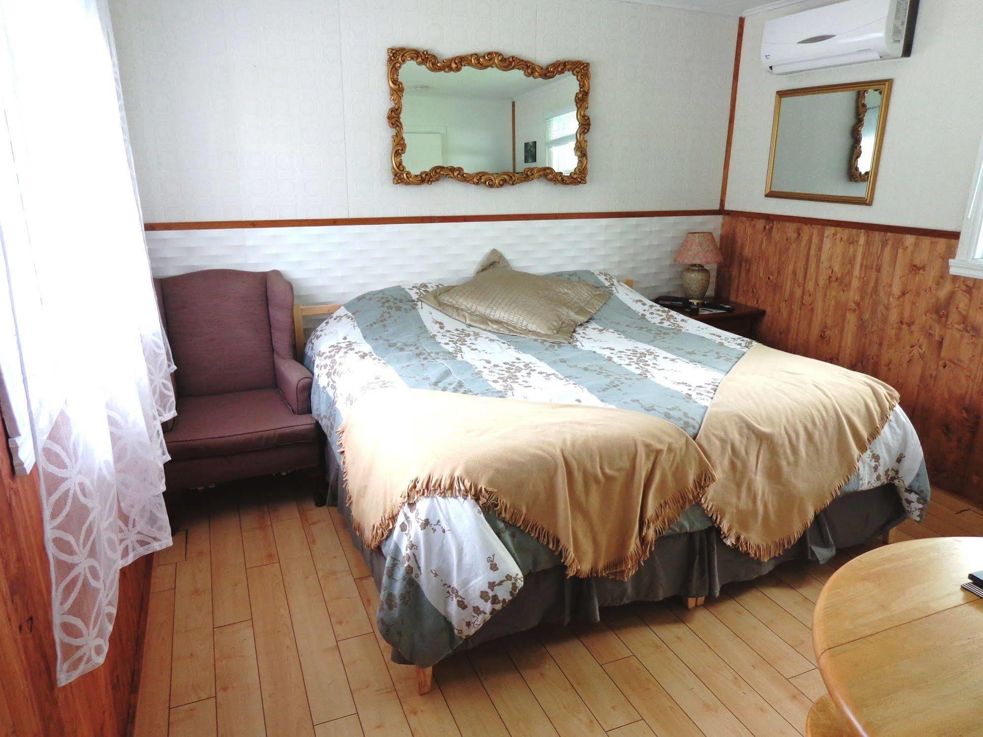 Waterloo Motel Des Deux Lacs מראה חיצוני תמונה