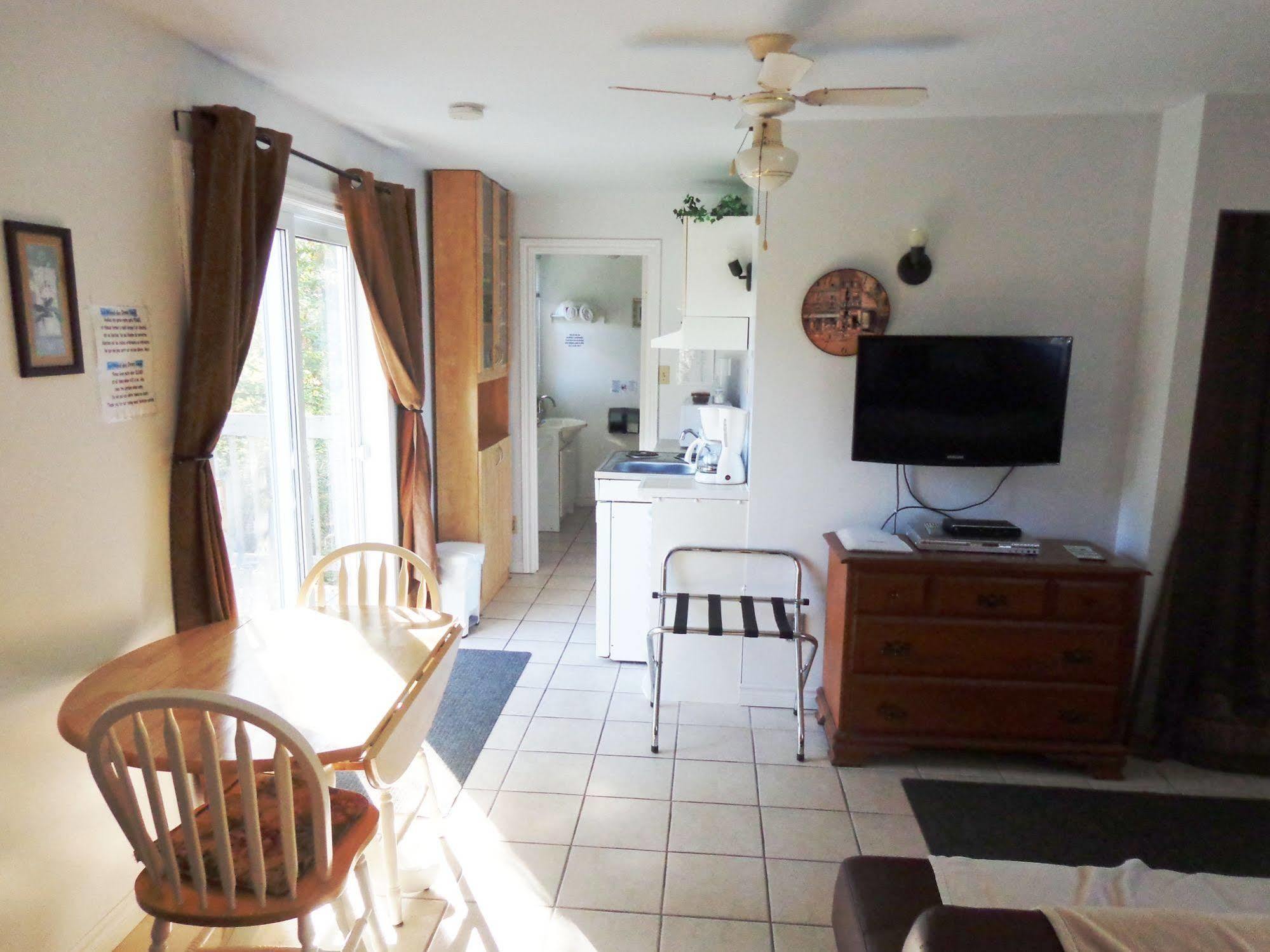 Waterloo Motel Des Deux Lacs מראה חיצוני תמונה