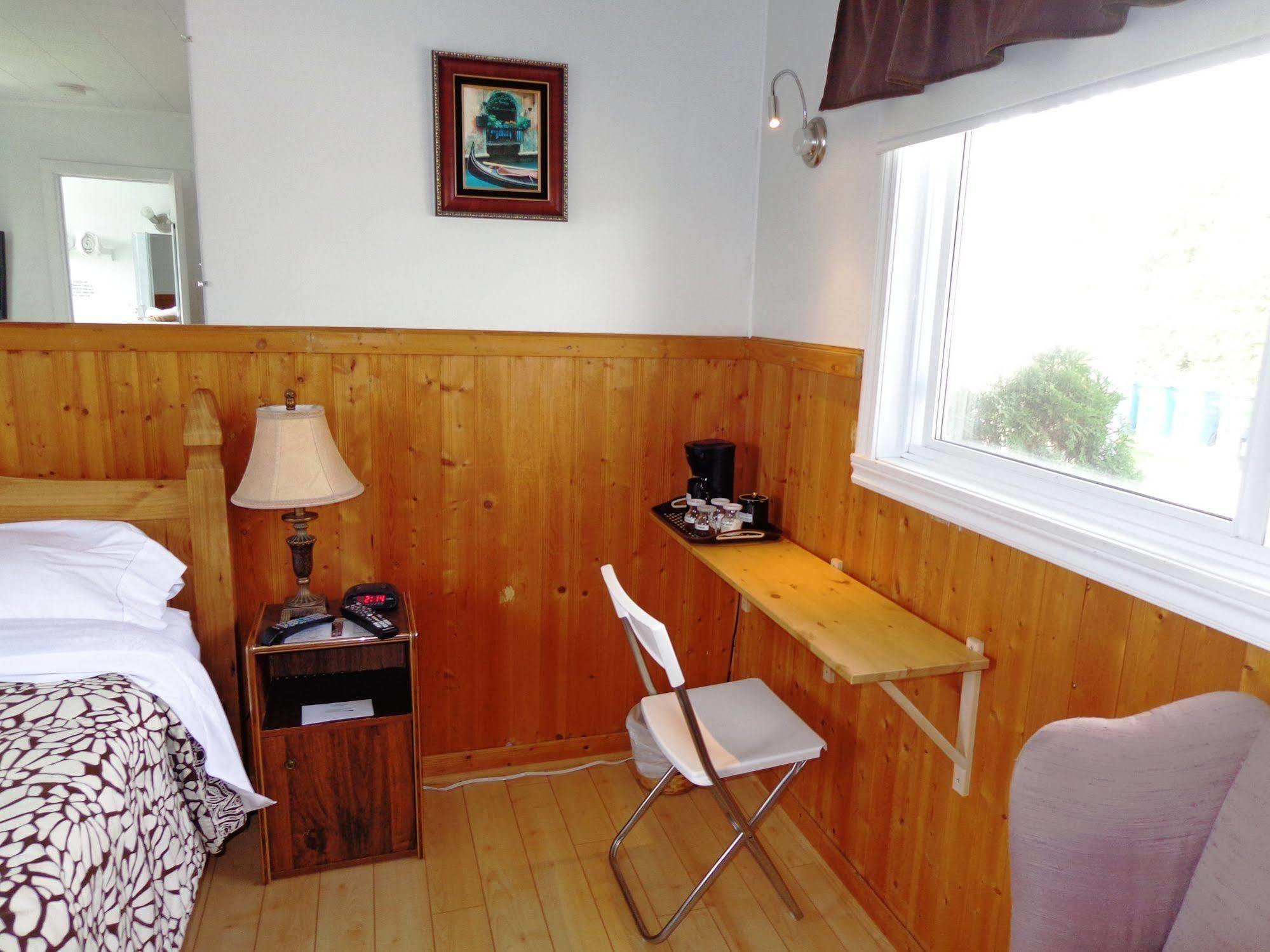 Waterloo Motel Des Deux Lacs מראה חיצוני תמונה