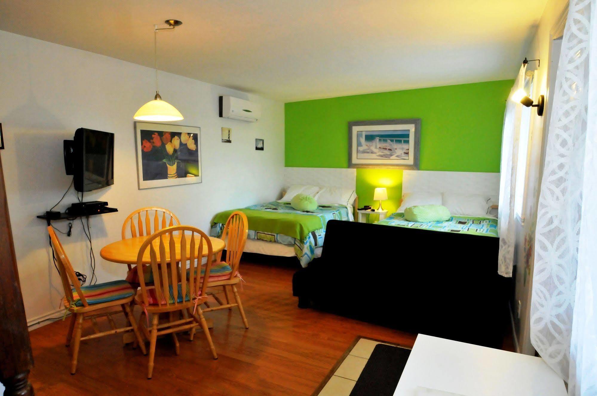 Waterloo Motel Des Deux Lacs מראה חיצוני תמונה
