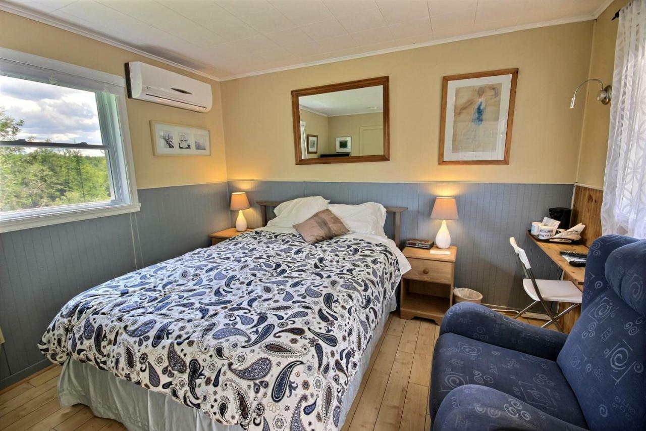 Waterloo Motel Des Deux Lacs מראה חיצוני תמונה