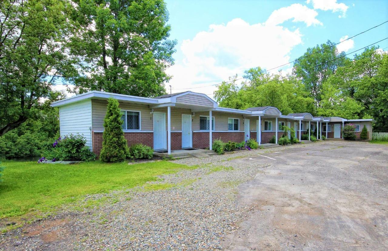 Waterloo Motel Des Deux Lacs מראה חיצוני תמונה